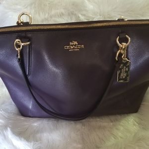 Coach Handbag( Just like new)